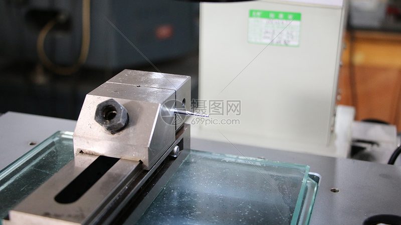普通车床操作步骤：新手入门必备指南**